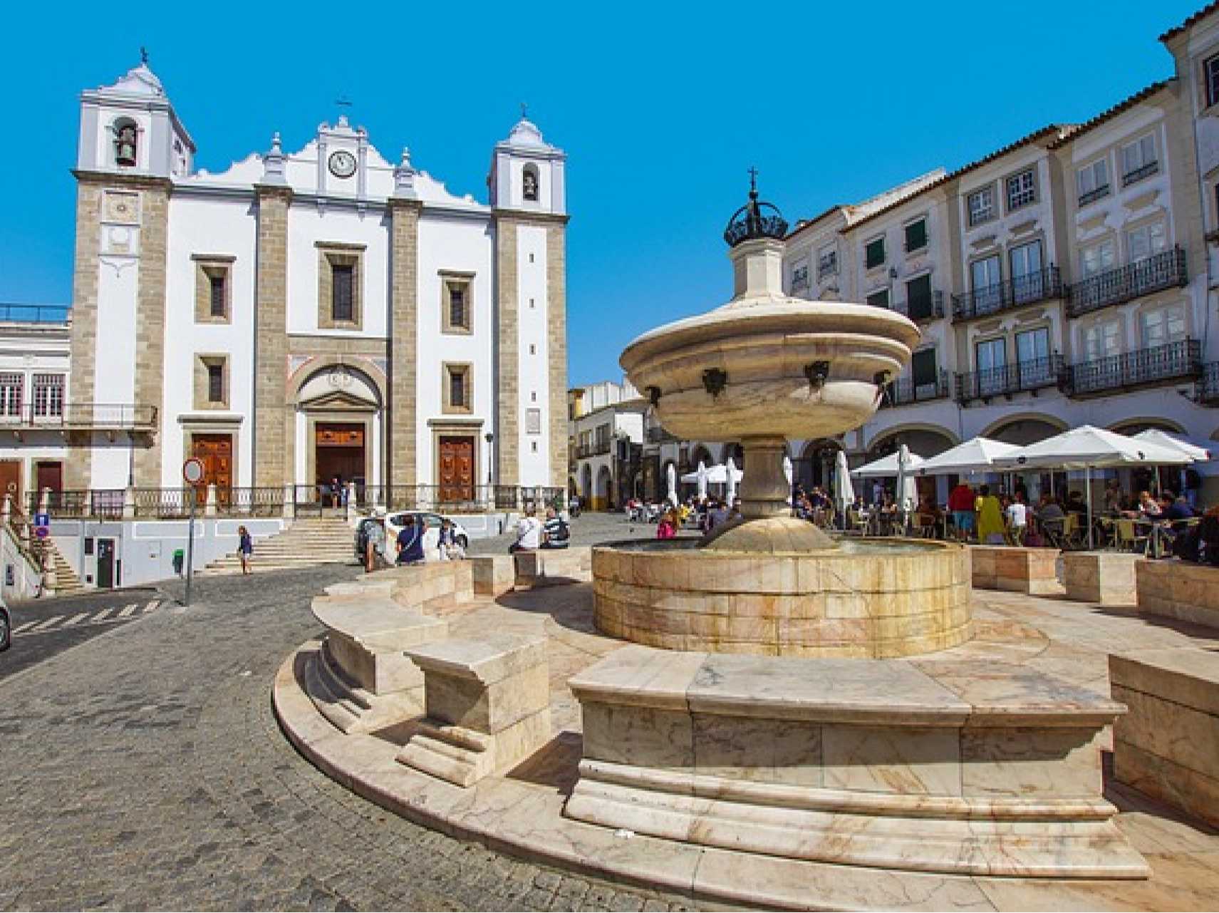 Gallery - Partida de Lisboa -  Tour en Évora y Visita a una Adega de viños en la Región