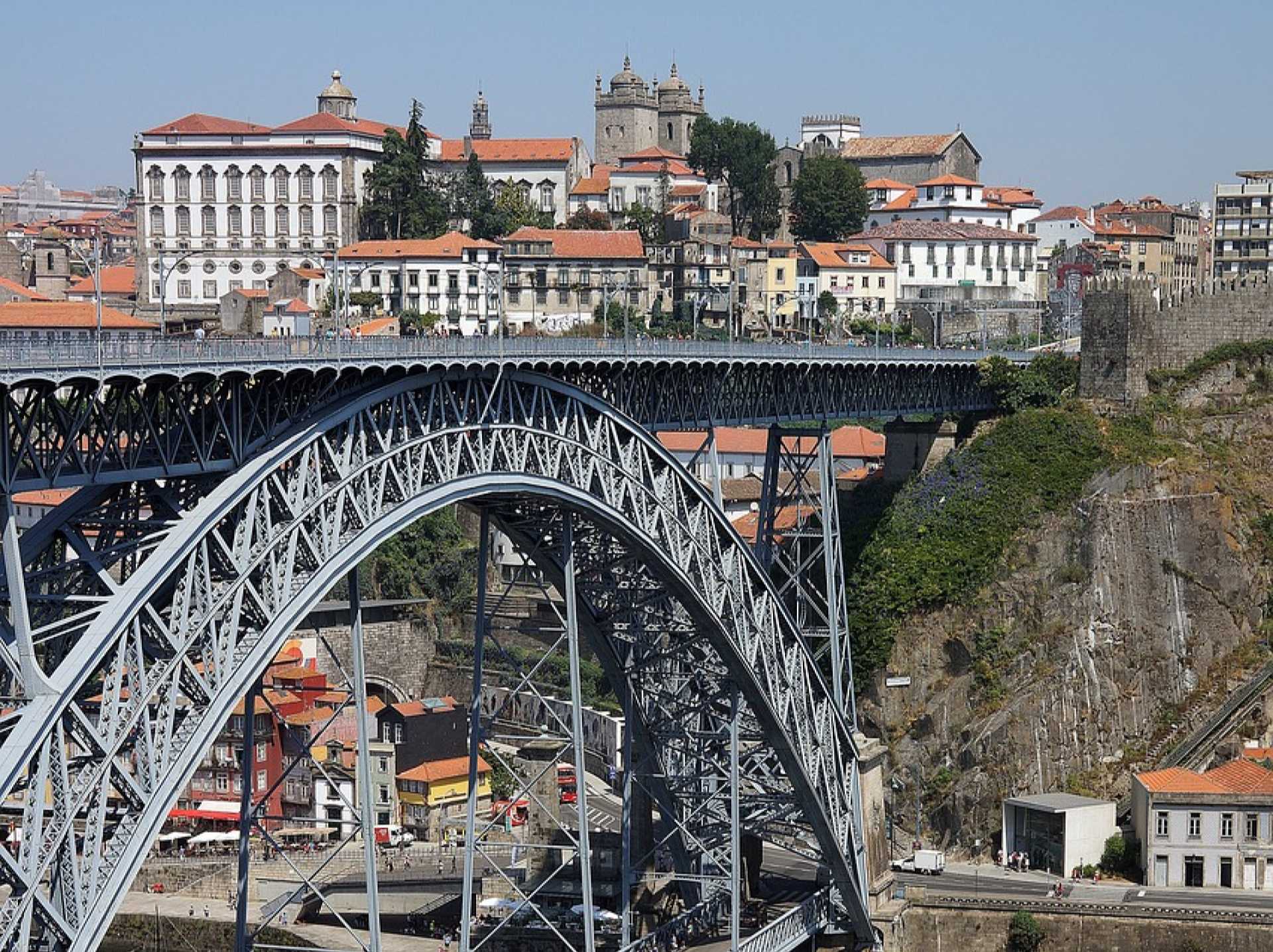 Gallery - Half Day Walking Tour in Oporto & Fado Show with Oporto Wine Tasting